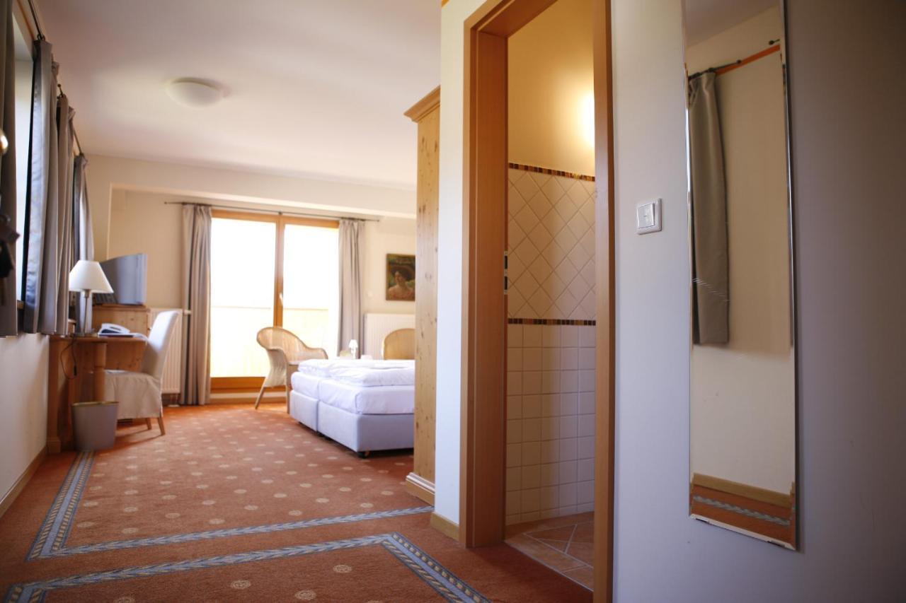 Hotel Gut Schmelmerhof ซังคท์แองเกลอมาร์ ภายนอก รูปภาพ